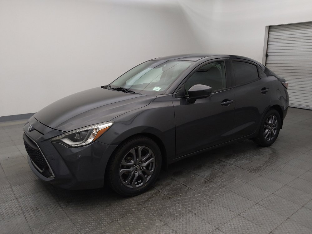 Used 2019 Toyota Yaris XLE FWD image 2