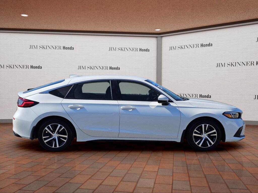 Used 2023 Honda Civic LX image 7