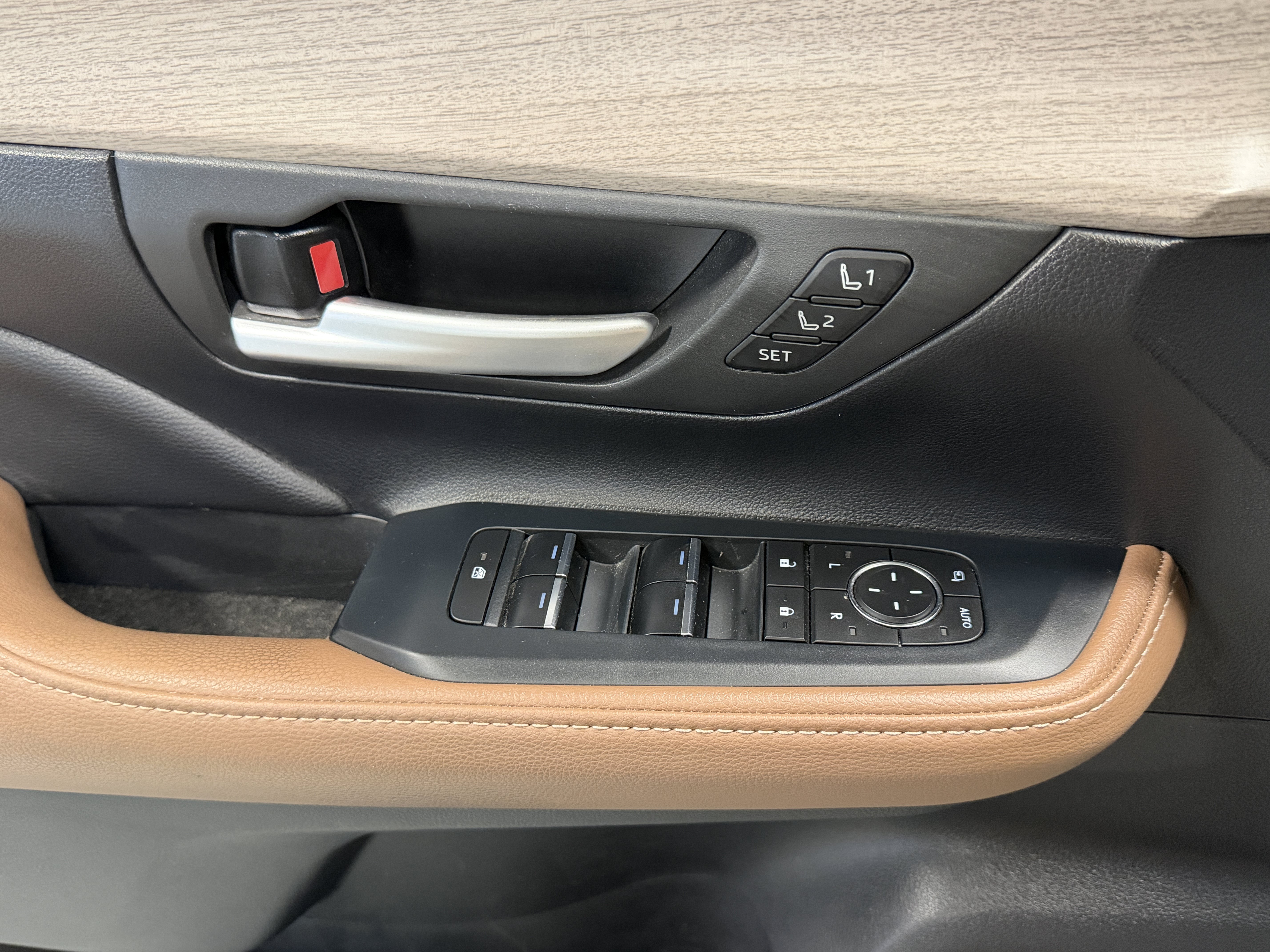 Used 2024 Toyota Grand Highlander AWD image 17