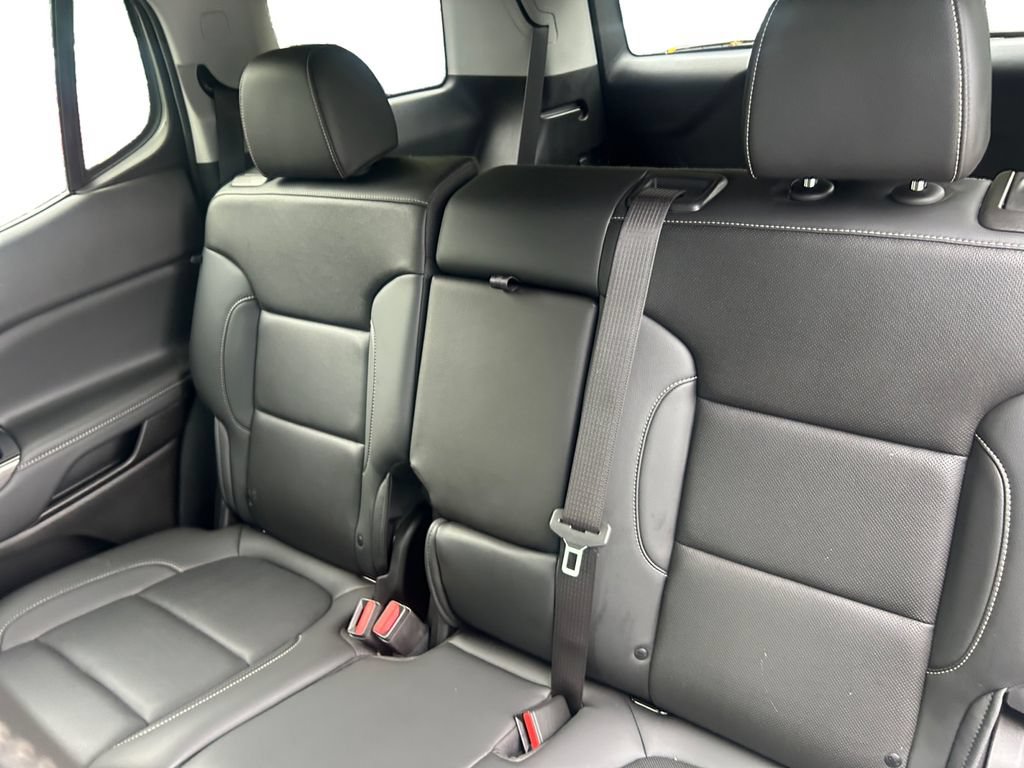 Used 2022 GMC Acadia SLT w/ LPO, Floor Liner Package AWD/4WD image 13