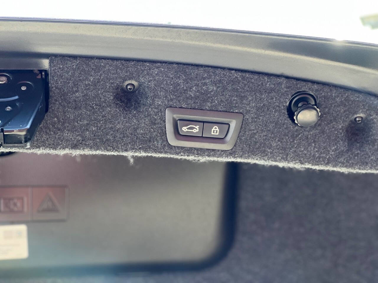 Used 2011 BMW 550i Sedan image 32