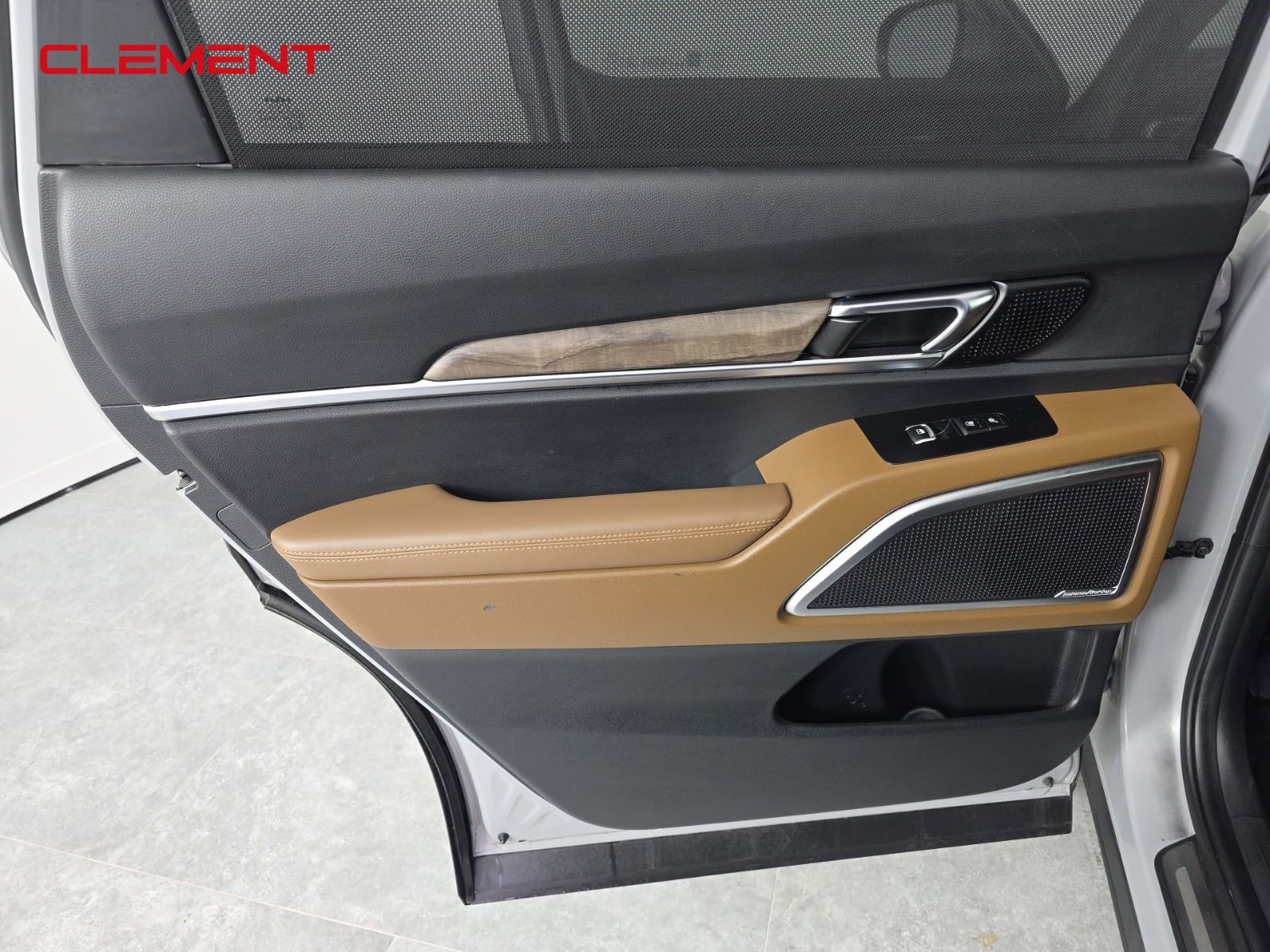 Used 2022 Kia Telluride SX w/ SX Prestige Package image 31