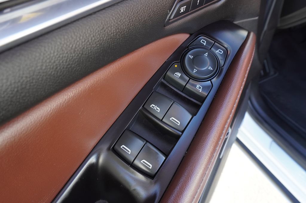 Used 2020 Buick Enclave Avenir w/ Avenir Technology Package image 17