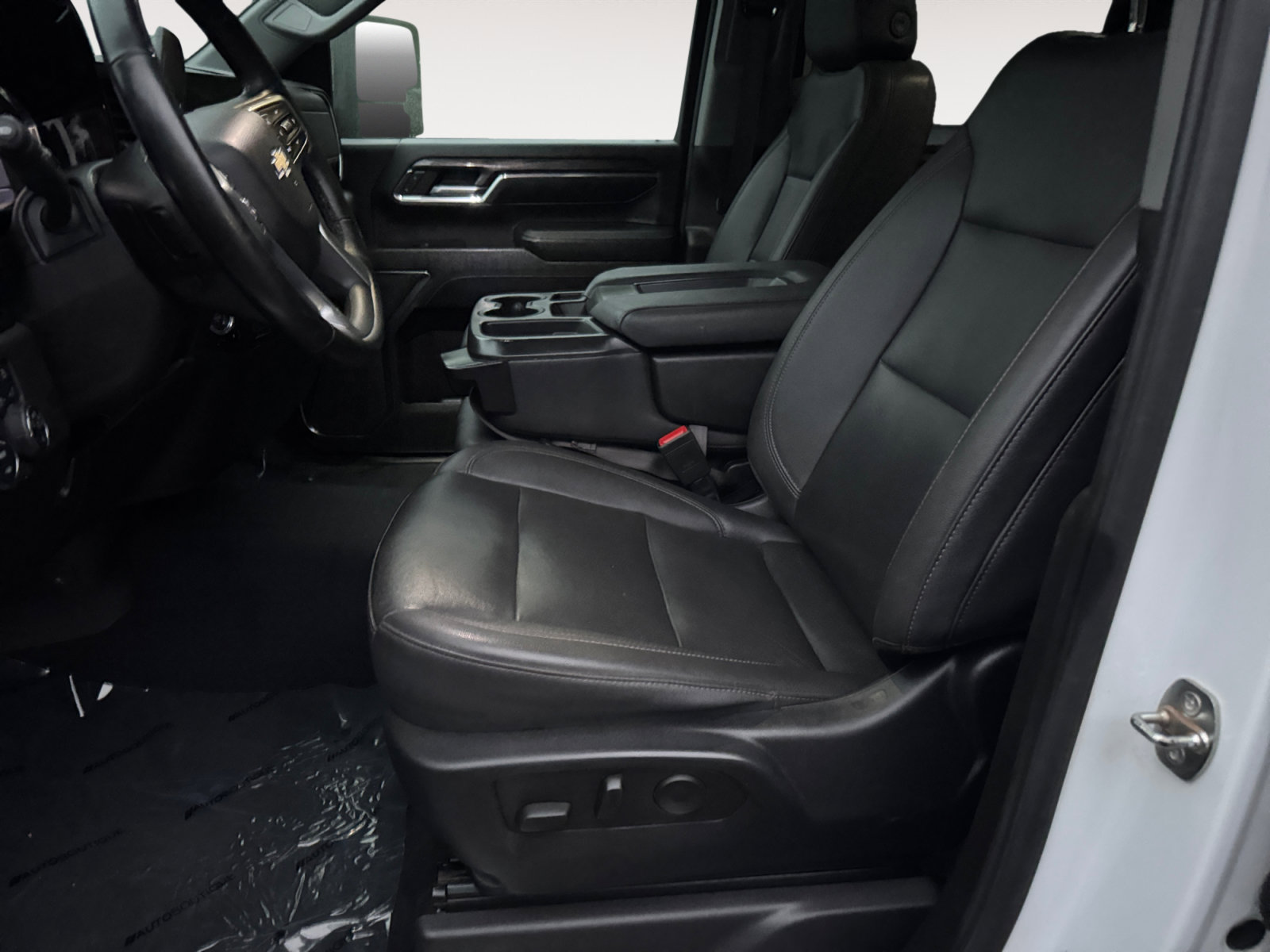 Used 2024 Chevrolet Silverado 2500 LTZ AWD/4WD image 9