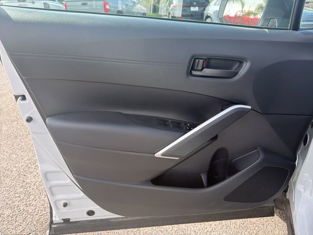 Used 2024 Toyota Corolla Cross LE FWD image 9