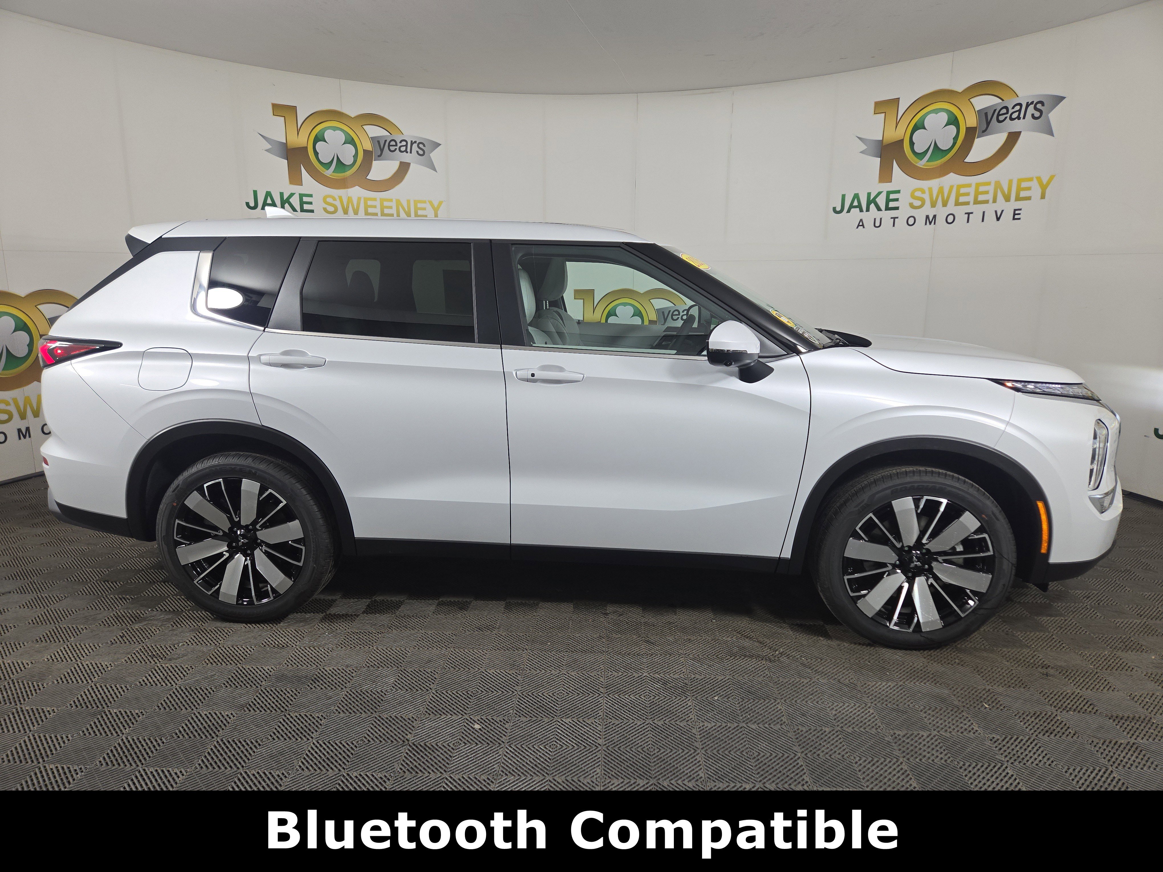 New 2026 Mitsubishi Outlander SE FWD image 8
