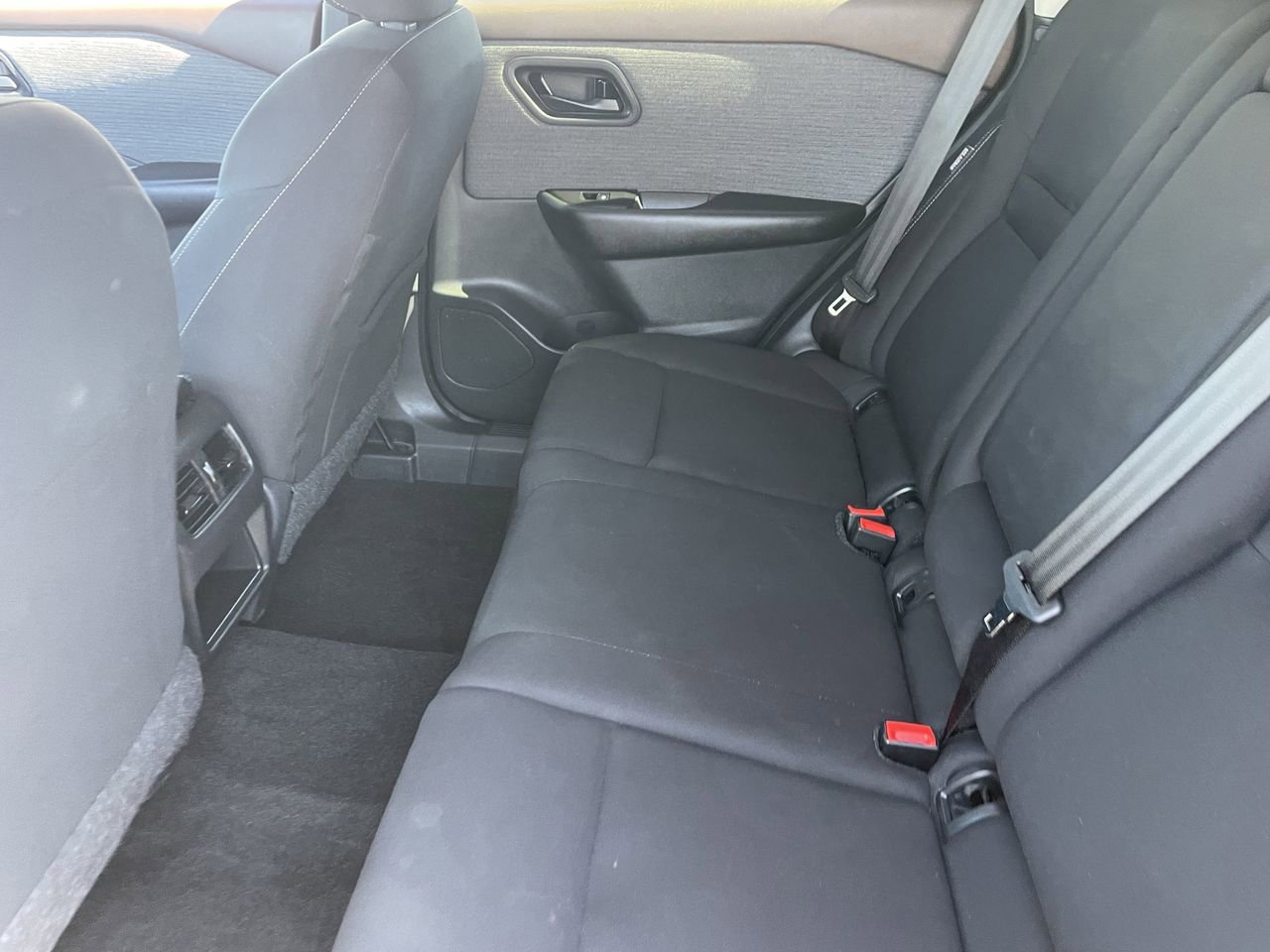 Used 2023 Nissan Rogue S image 14