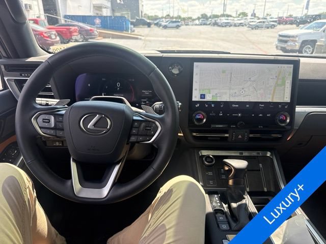 Used 2025 Lexus GX 550 AWD/4WD image 13