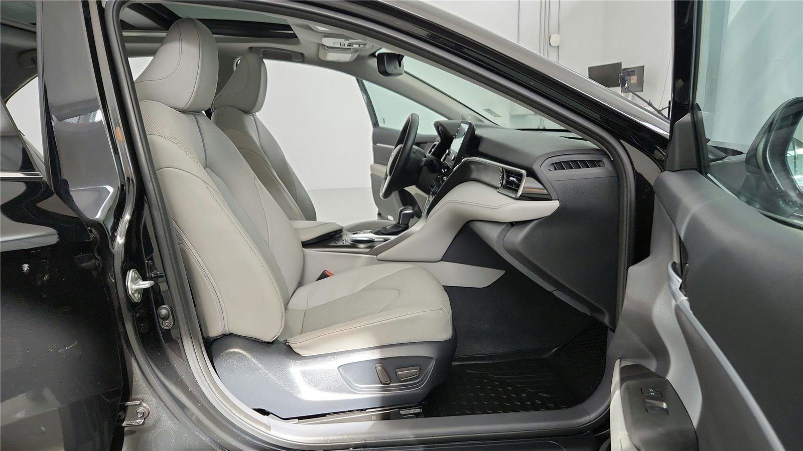 Certified 2023 Toyota Camry XLE w/ Navigation Package image 16