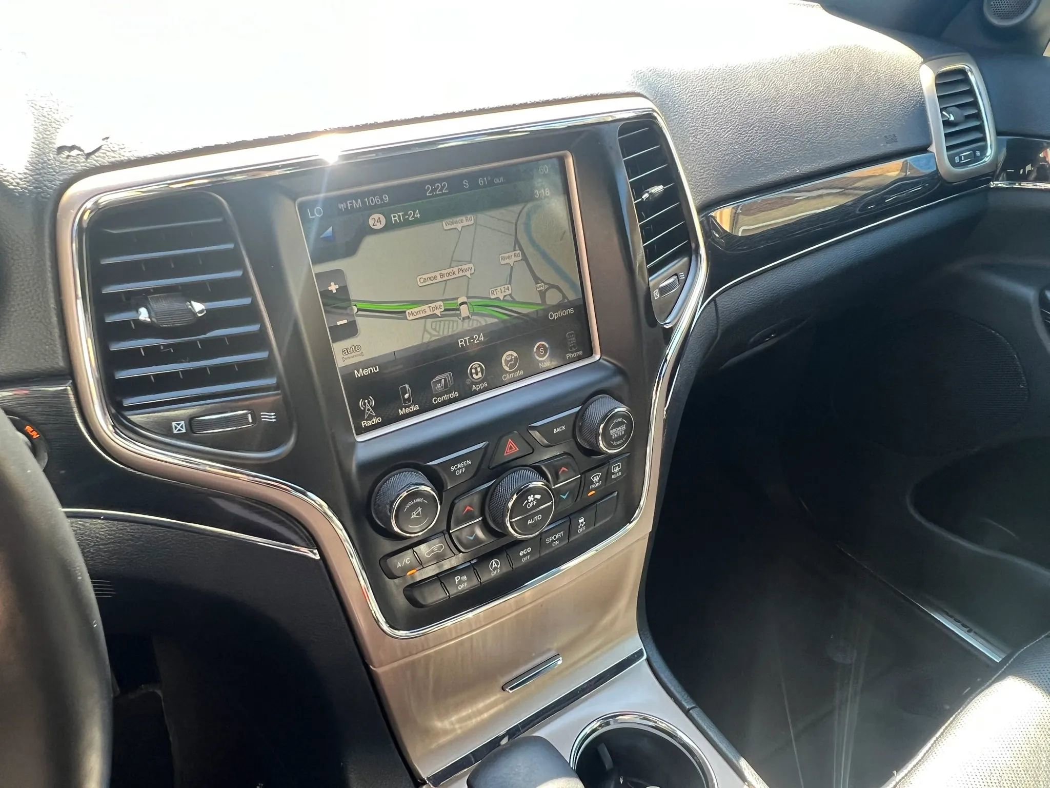 Used 2016 Jeep Grand Cherokee Limited 75th Anniversary AWD/4WD image 23