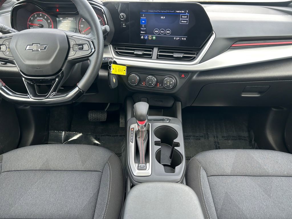 Used 2025 Chevrolet Trax RS w/ Sunroof Package FWD image 12