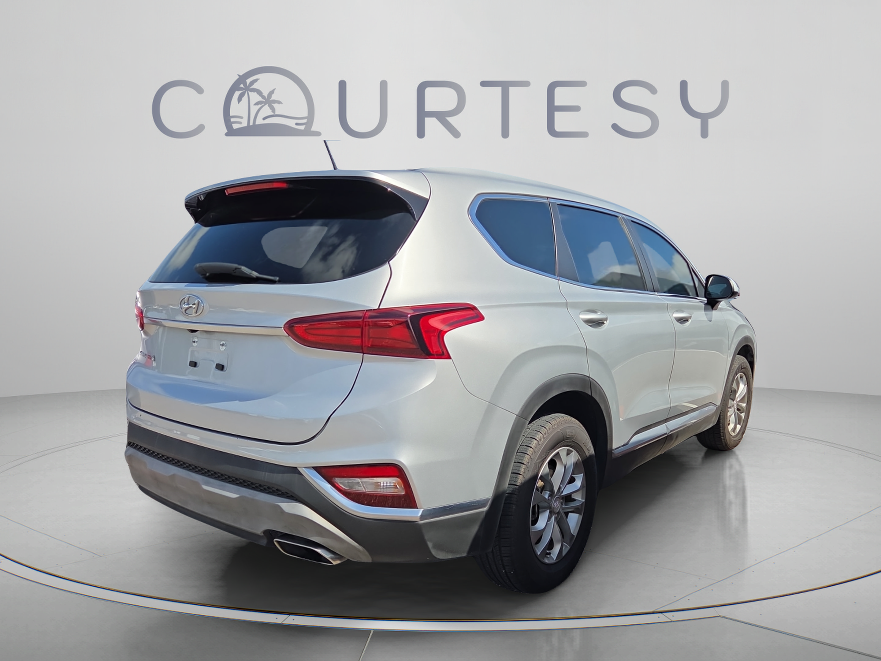 Used 2019 Hyundai Santa Fe SE FWD image 3