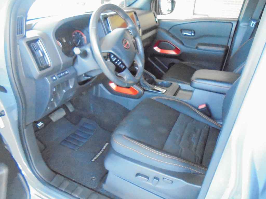 Used 2025 Nissan Frontier Pro-X RWD image 7
