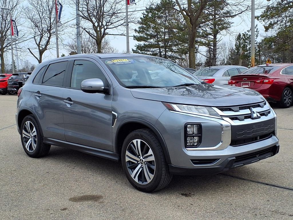 Used 2024 Mitsubishi Outlander Sport SE image 3