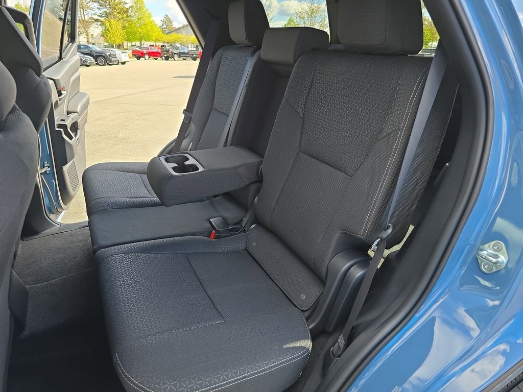 Used 2025 Toyota 4Runner SR5 AWD/4WD image 15