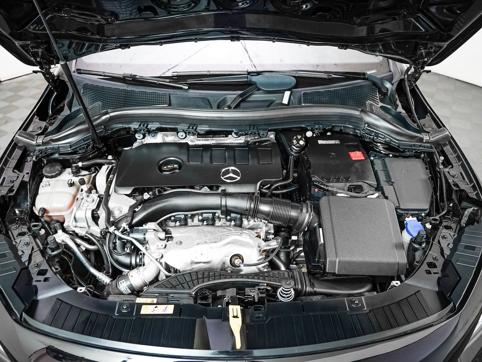 Certified 2023 Mercedes-Benz GLA 250 4MATIC w/ AMG Line Exterior image 4