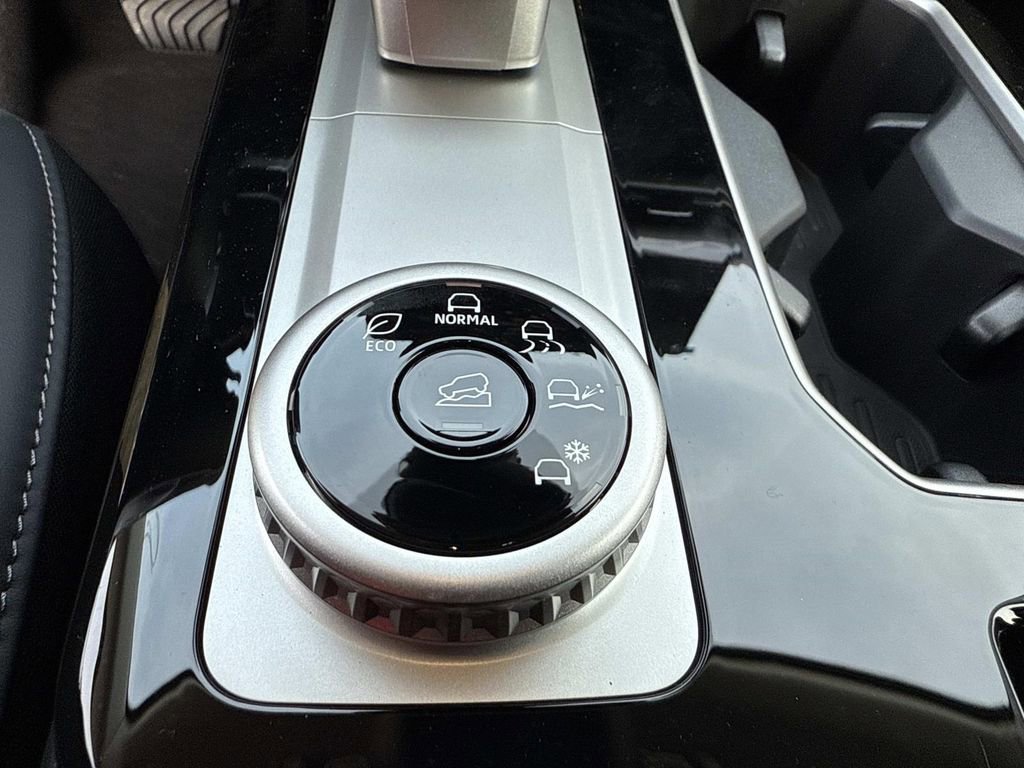 New 2026 Mitsubishi Outlander SE image 31