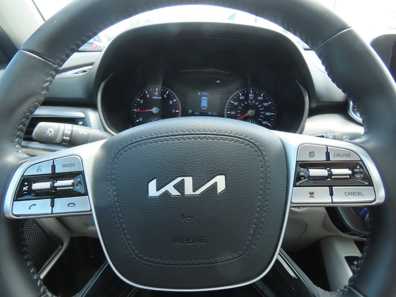 Used 2022 Kia Telluride S AWD/4WD image 28