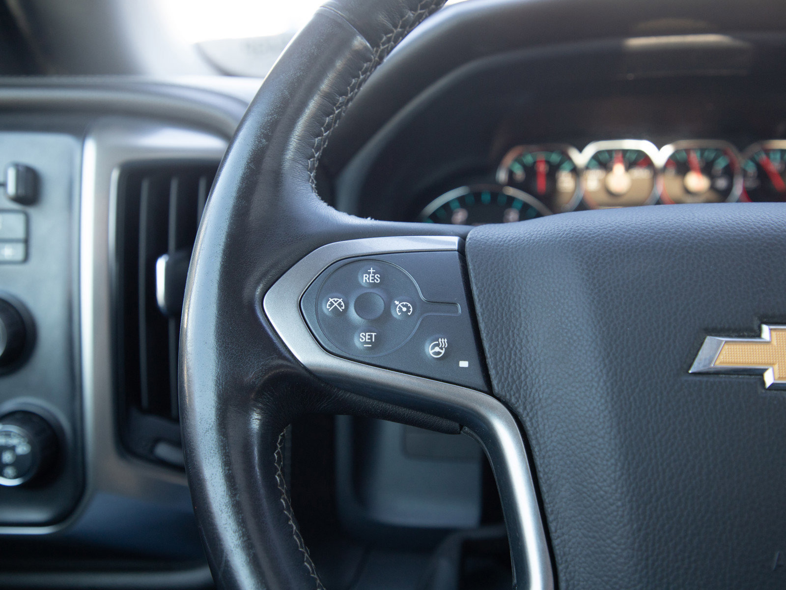 Used 2019 Chevrolet Silverado 2500 LTZ image 24