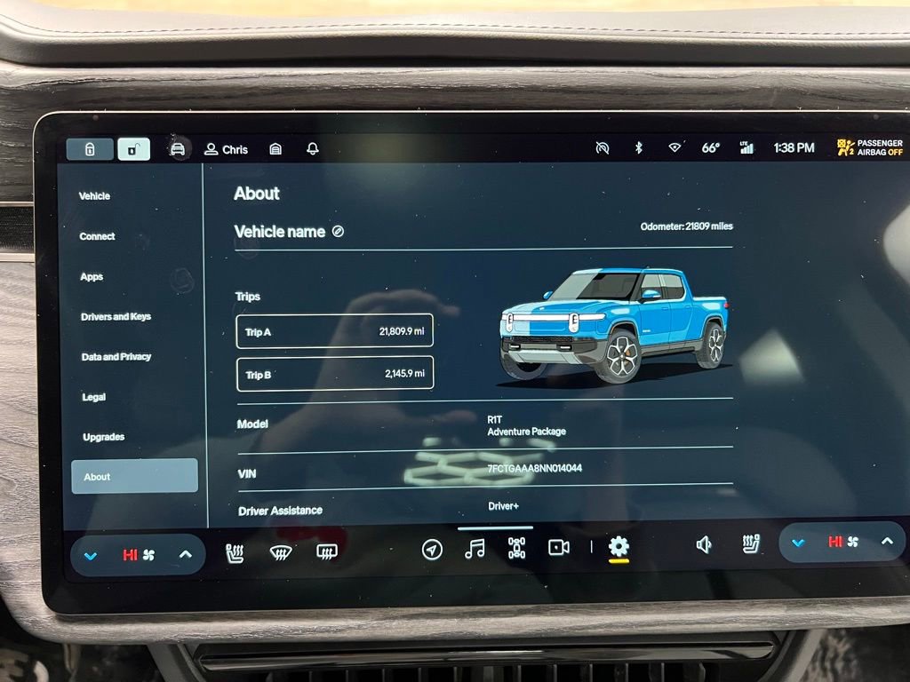 Used 2022 Rivian R1T Adventure image 30