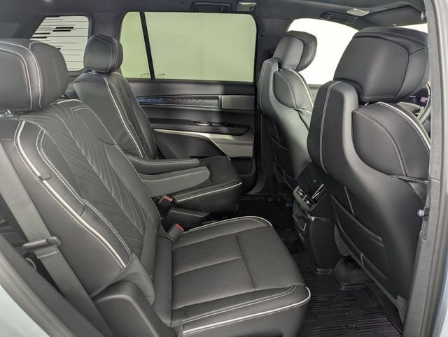 Used 2026 Cadillac Vistiq Platinum w/ LPO, Floor Liner Package AWD/4WD image 25
