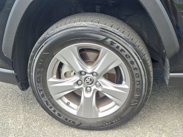 Used 2025 Toyota RAV4 LE AWD/4WD image 8