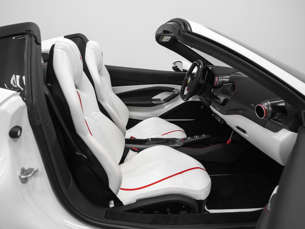 Certified 2022 Ferrari F8 Tributo RWD image 29