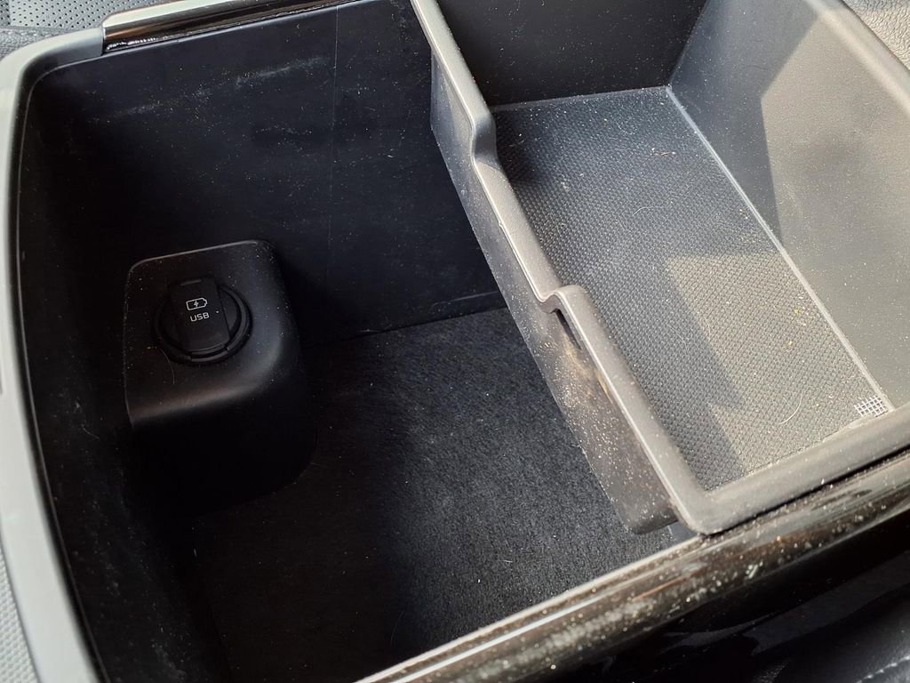 Used 2016 Kia Sorento SX image 12