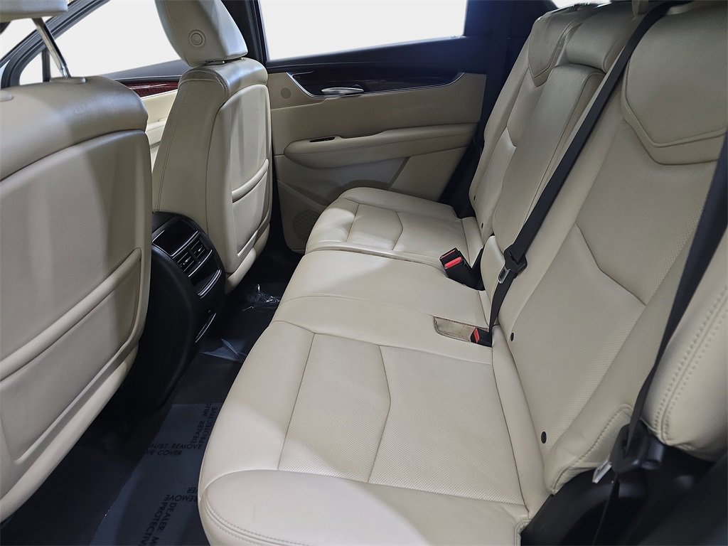 Used 2018 Cadillac XT5 Luxury image 17