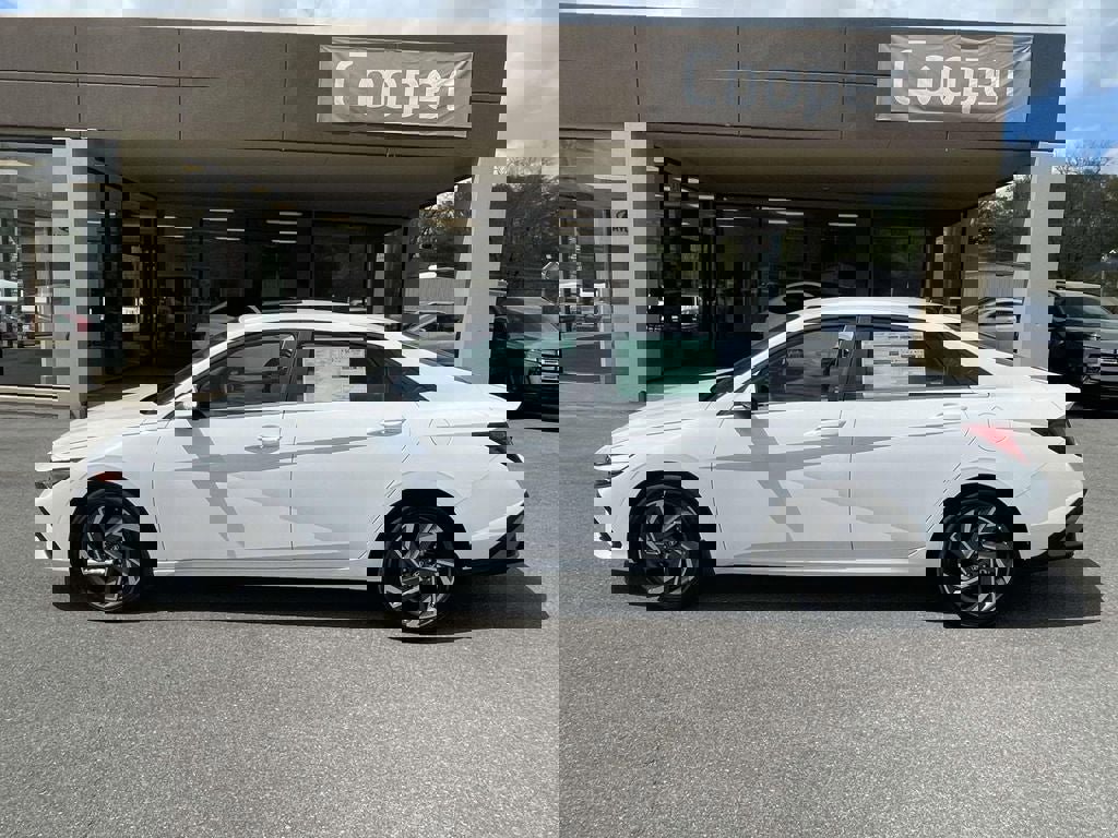 New 2026 Hyundai Elantra Limited image 2