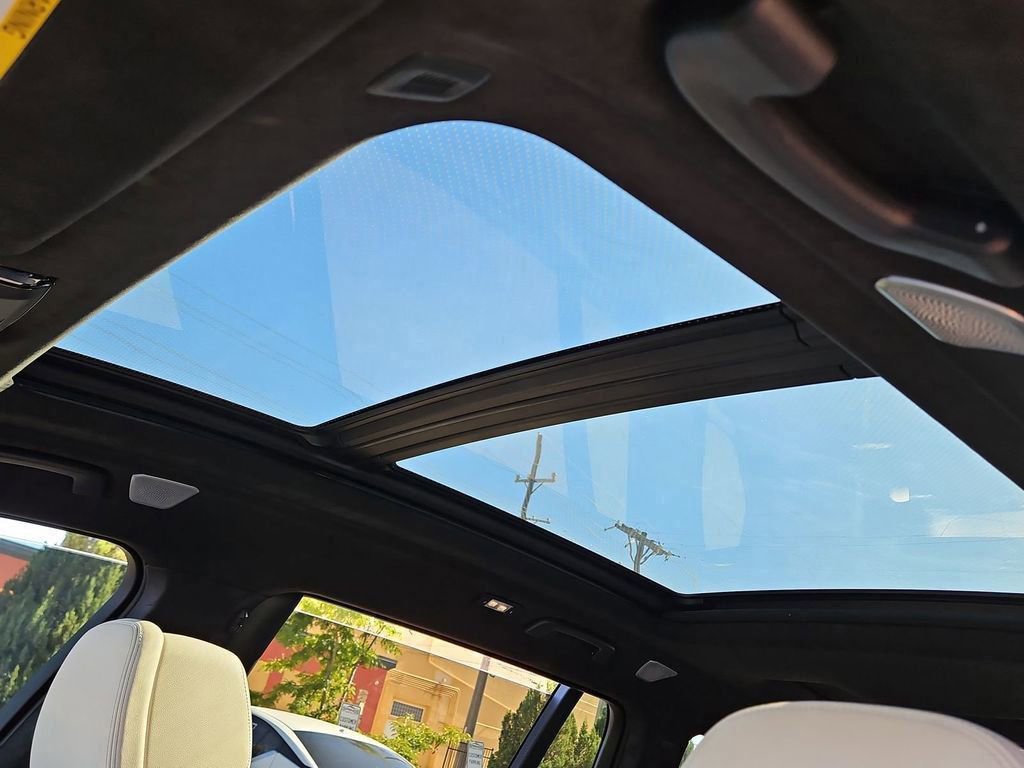 Used 2024 BMW X7 M60i w/ Executive Package image 19