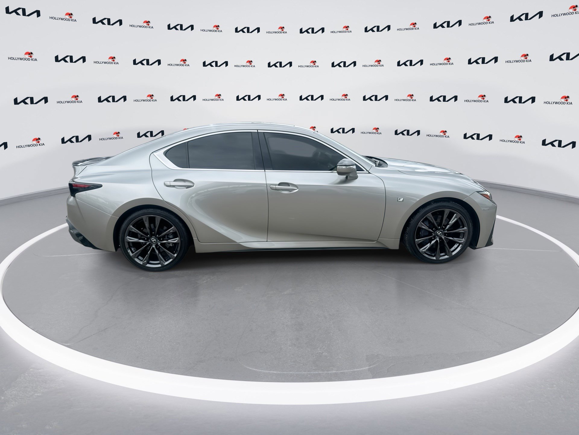 Used 2023 Lexus IS 350 F Sport image 9