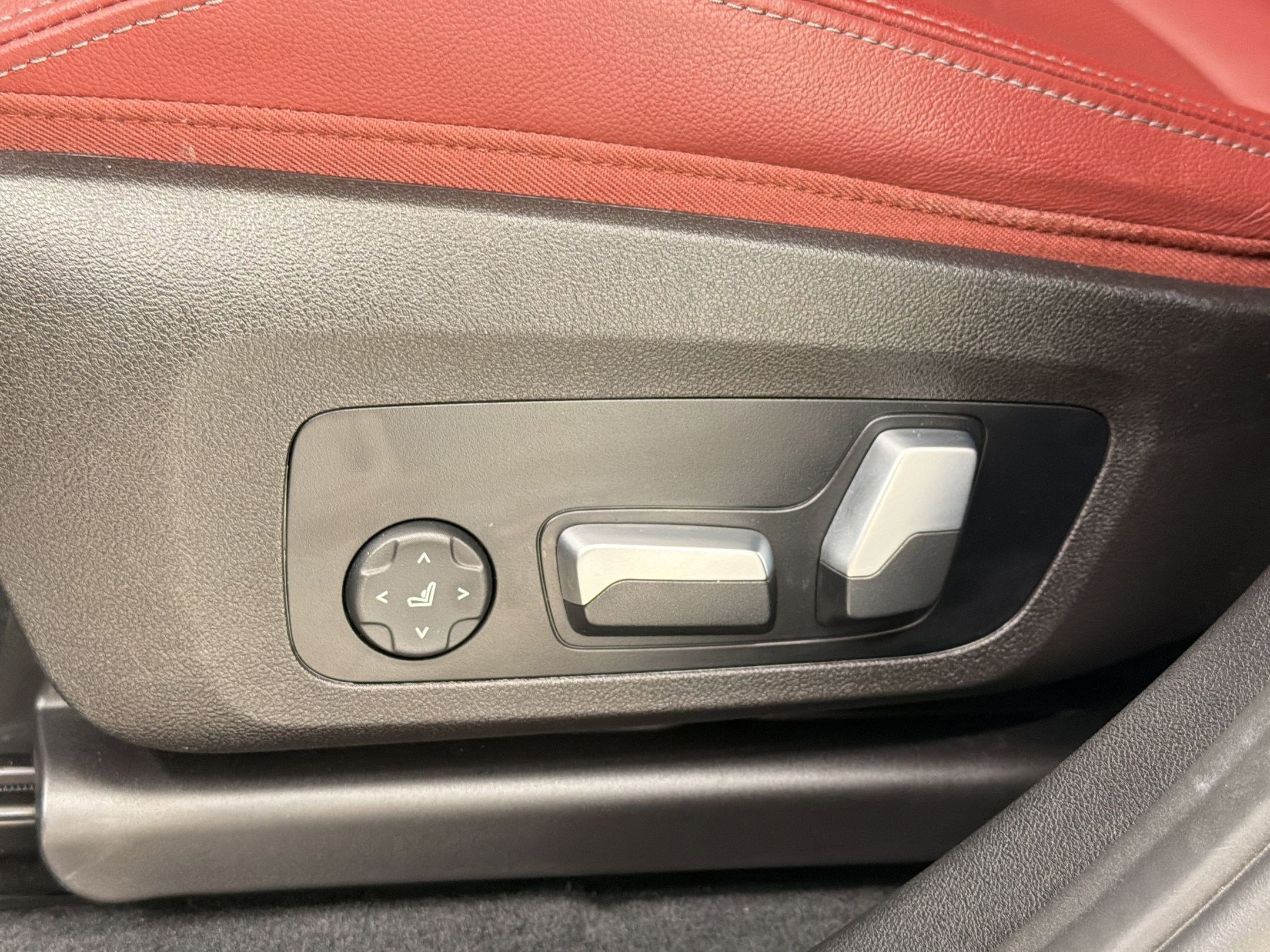 Certified 2023 BMW X4 M40i w/ Premium Package image 14