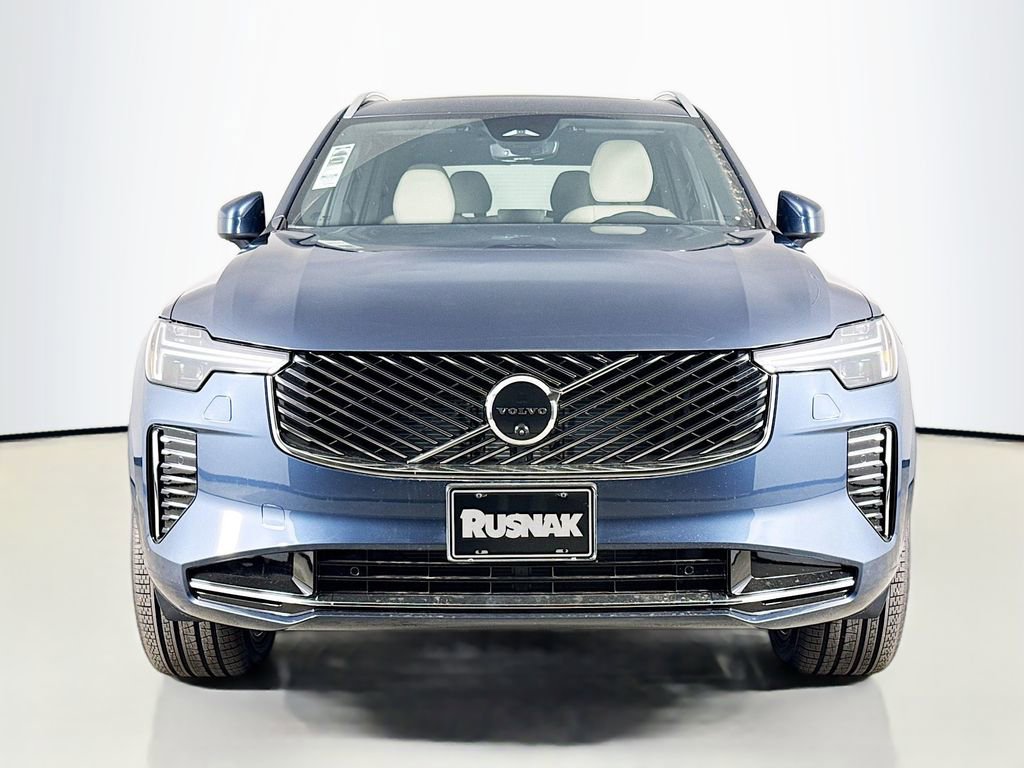 New 2026 Volvo XC90 B6 Plus w/ Protection Package Premier image 2