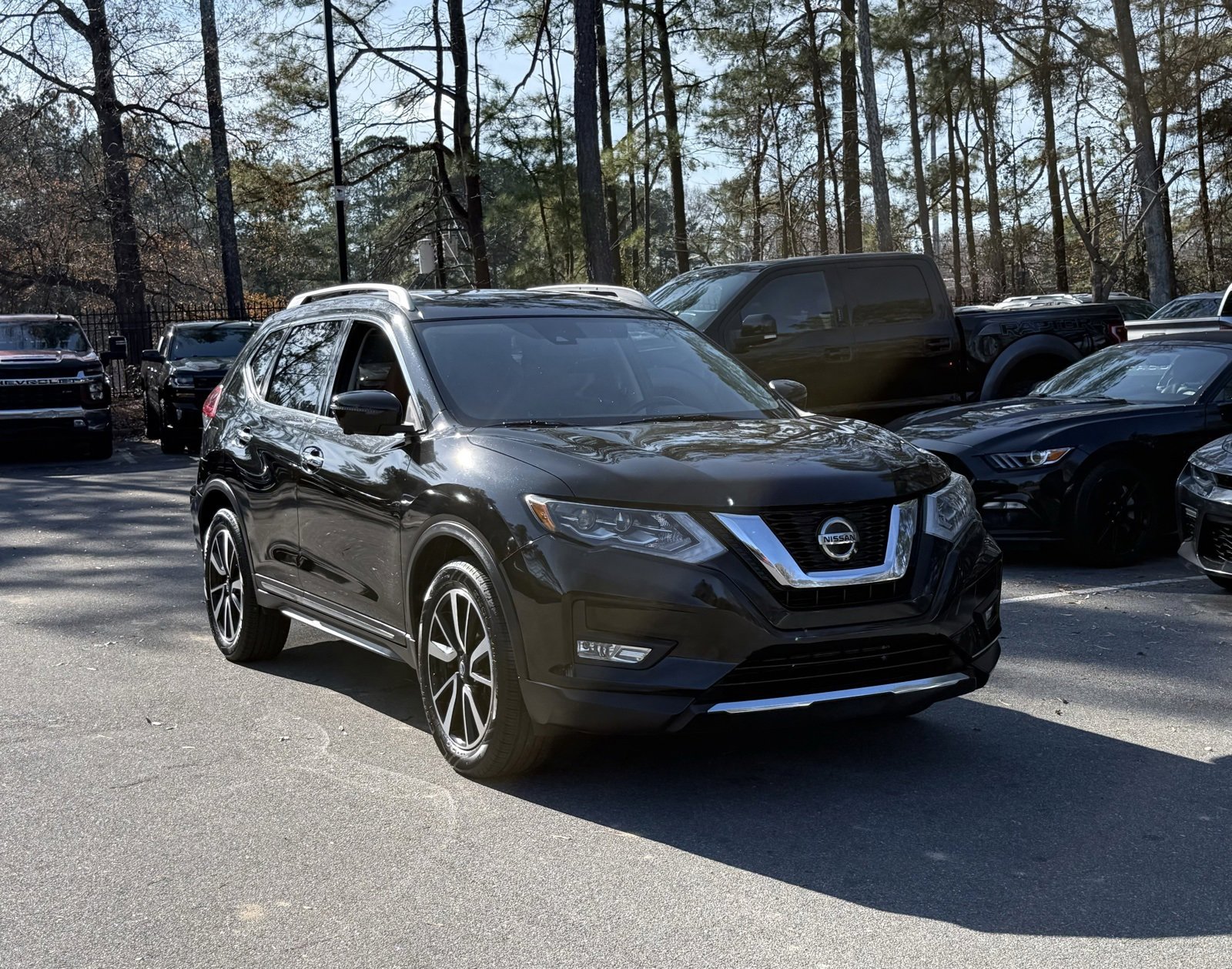 Used 2018 Nissan Rogue SL w/ Premium Package