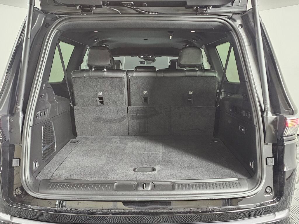 New 2026 Jeep Grand Wagoneer L Limited w/ Rear Seat Video Group I image 15