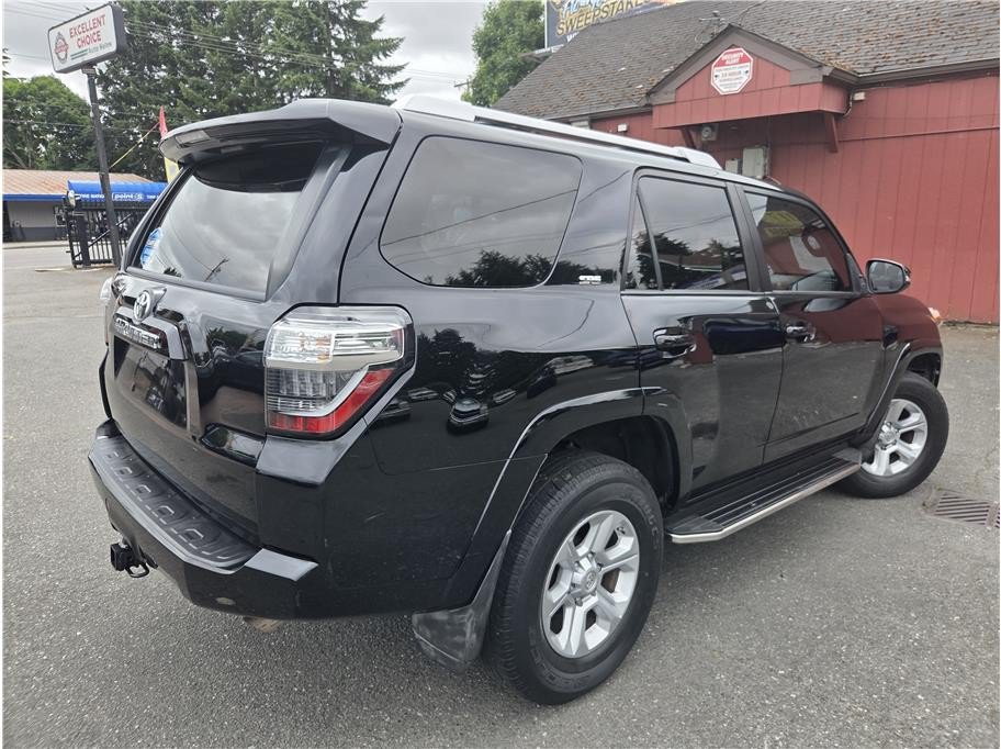 Used 2017 Toyota 4Runner SR5 Premium AWD/4WD image 8