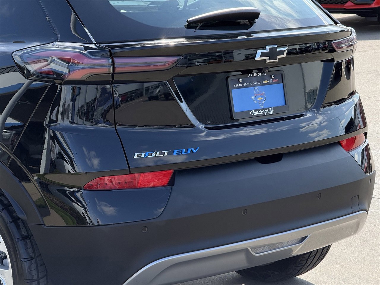 Certified 2023 Chevrolet Bolt EUV LT w/ Comfort Package image 6