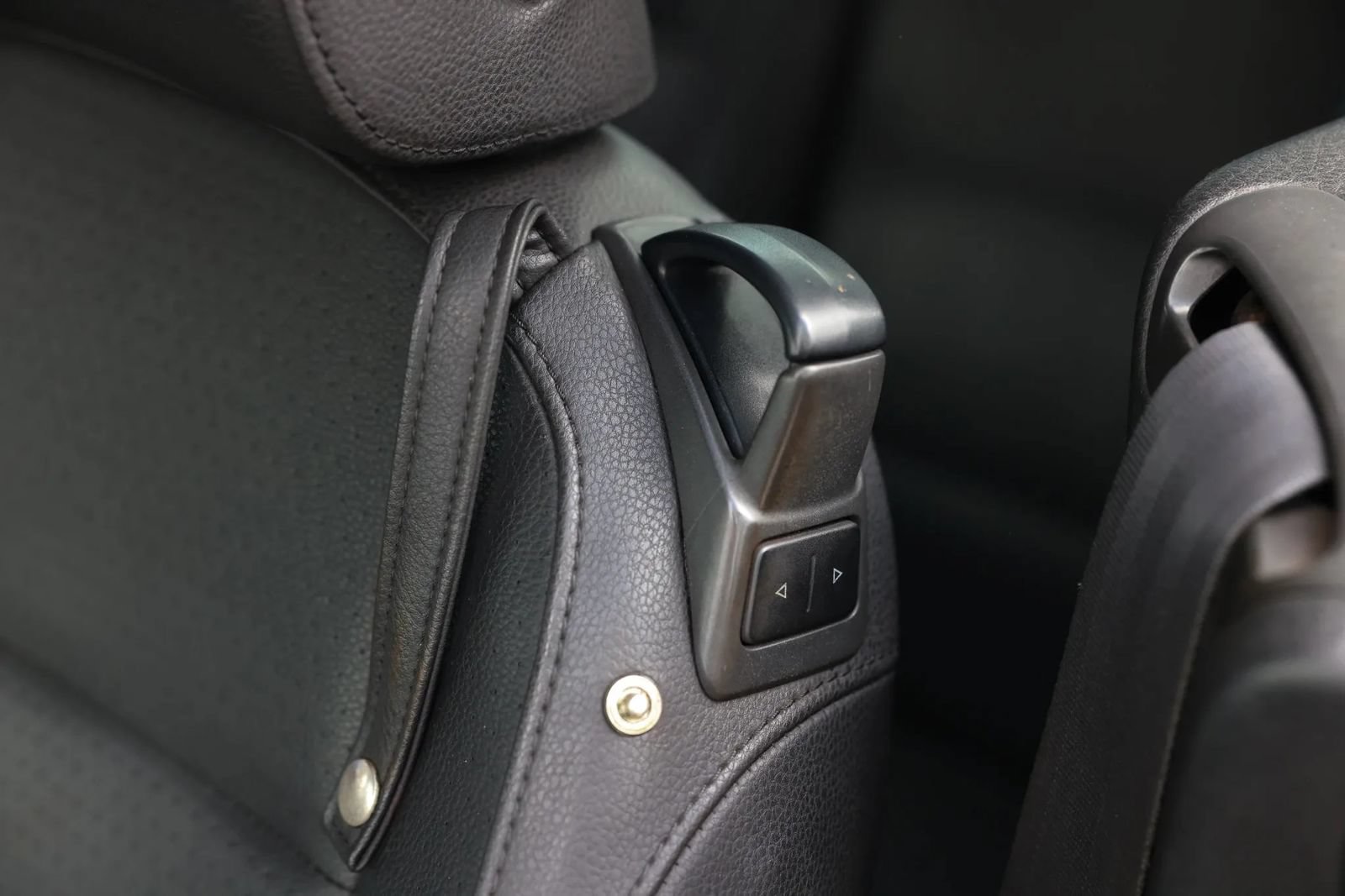Used 2012 Volkswagen Eos Komfort FWD image 19