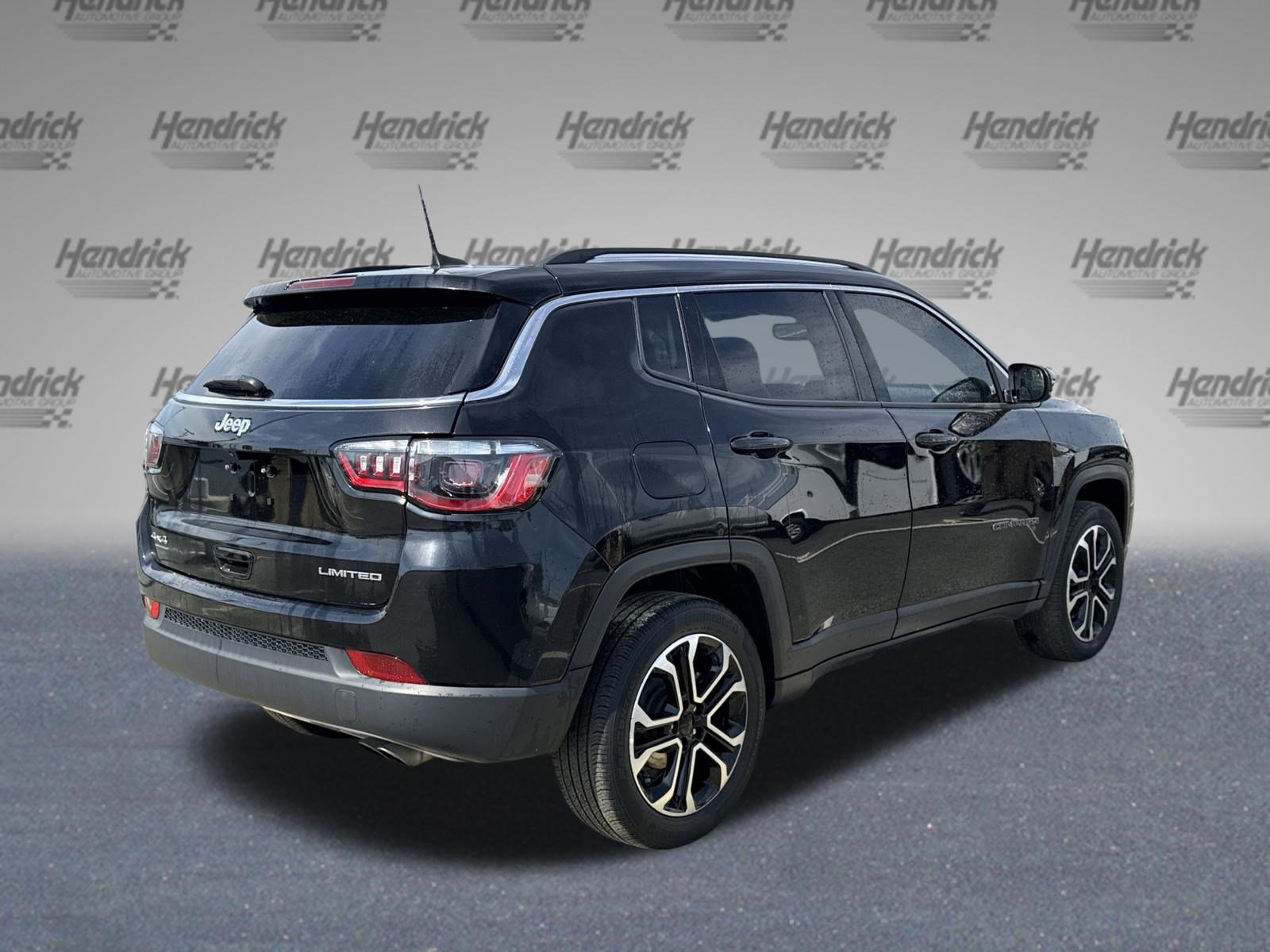 Used 2022 Jeep Compass Limited w/ Sun and Sound Group image 9