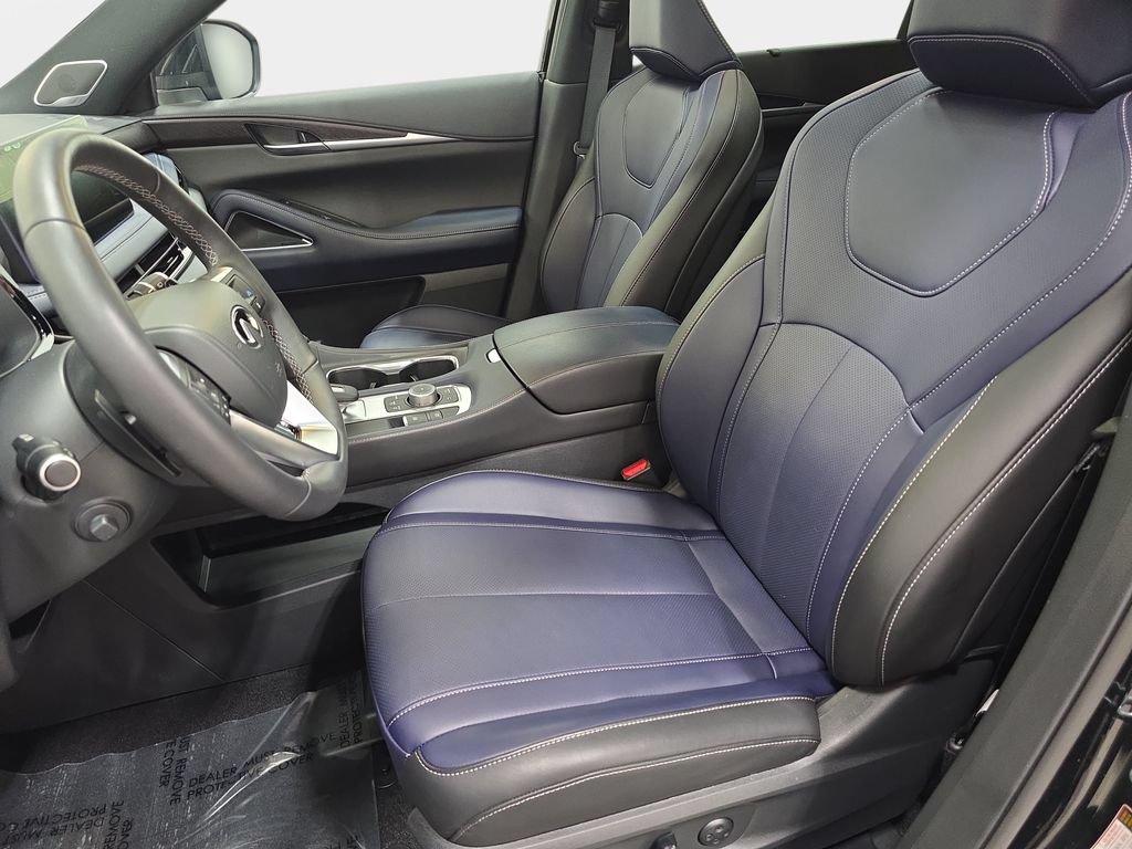 Certified 2026 INFINITI QX60 Sport w/ Dark Cargo Package AWD/4WD image 11