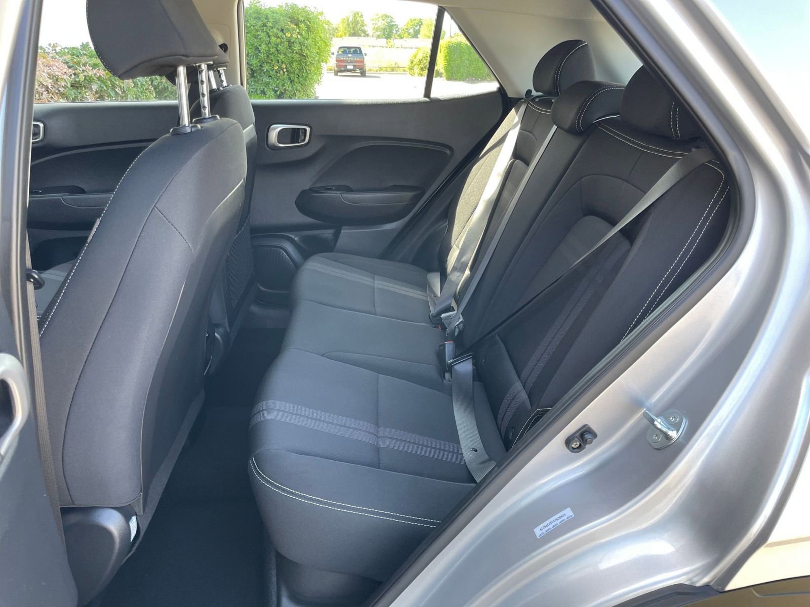 Used 2025 Hyundai Venue SEL FWD image 25