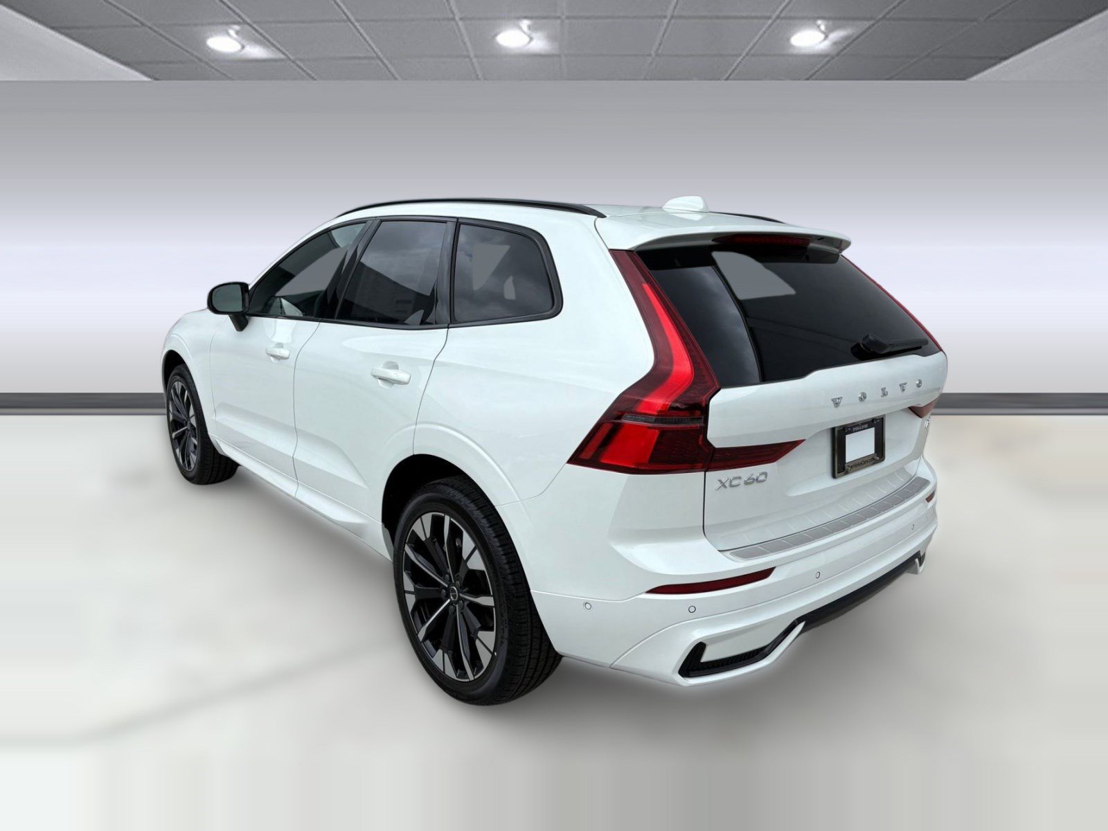 Used 2026 Volvo XC60 B5 Plus w/ Protection Package Premier AWD/4WD image 3
