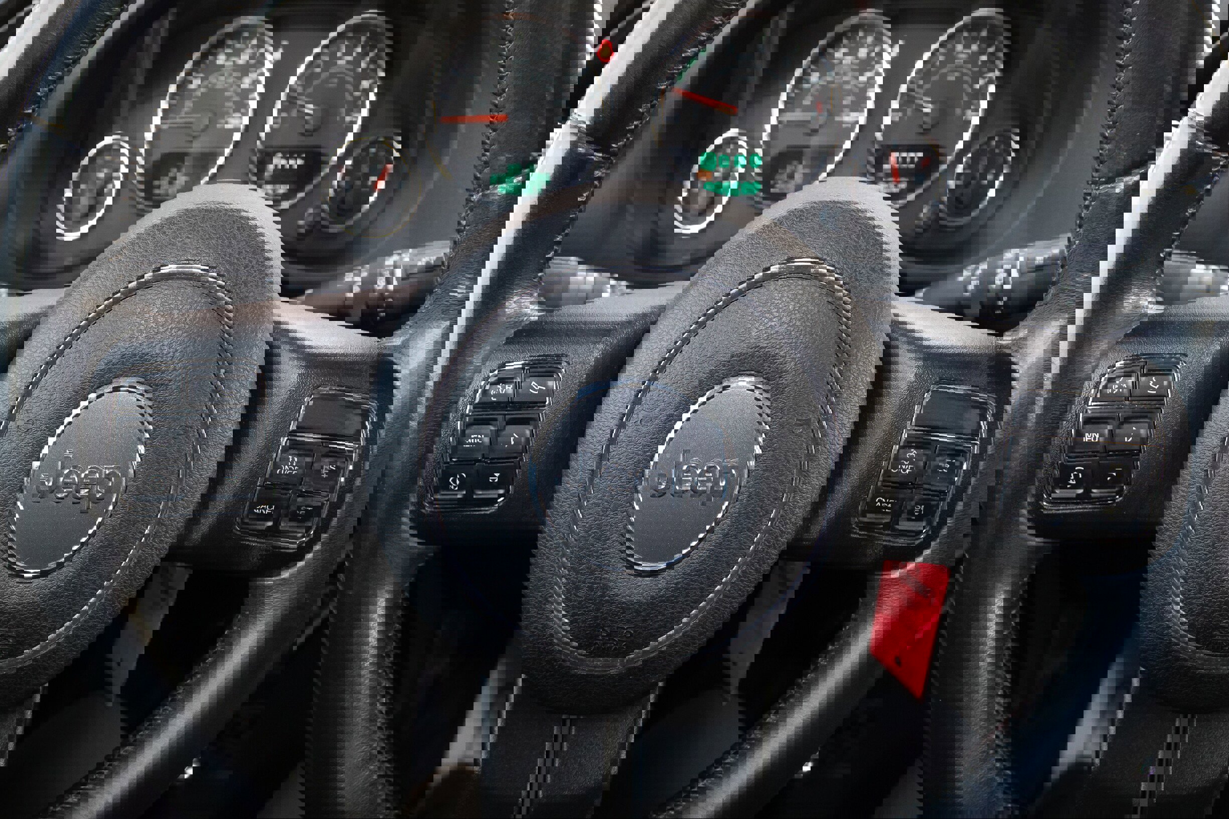 Used 2014 Jeep Wrangler Unlimited Sahara w/ Connectivity Group image 19