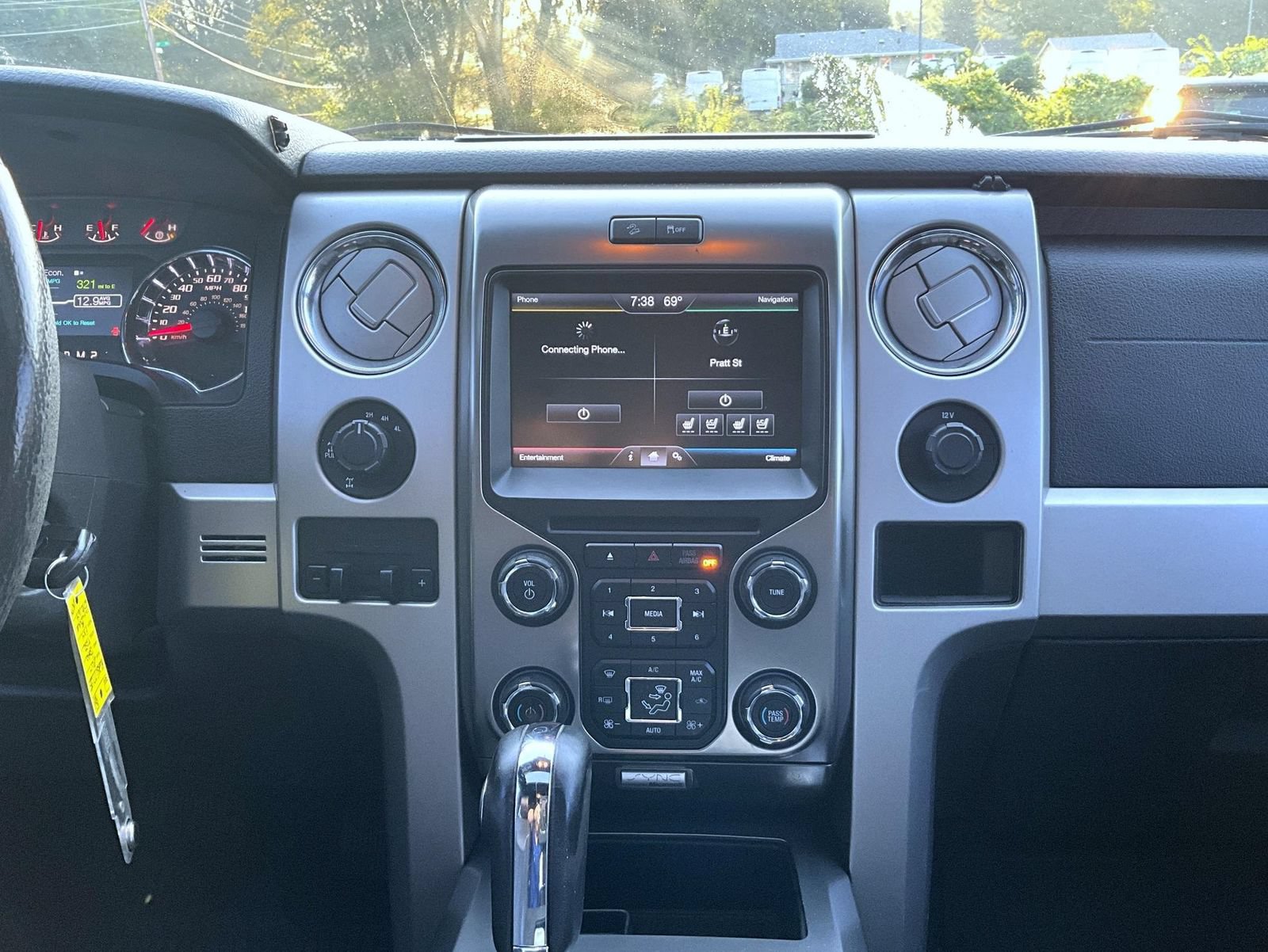 Used 2014 Ford F150 FX4 w/ Equipment Group 402A Luxury AWD/4WD image 14