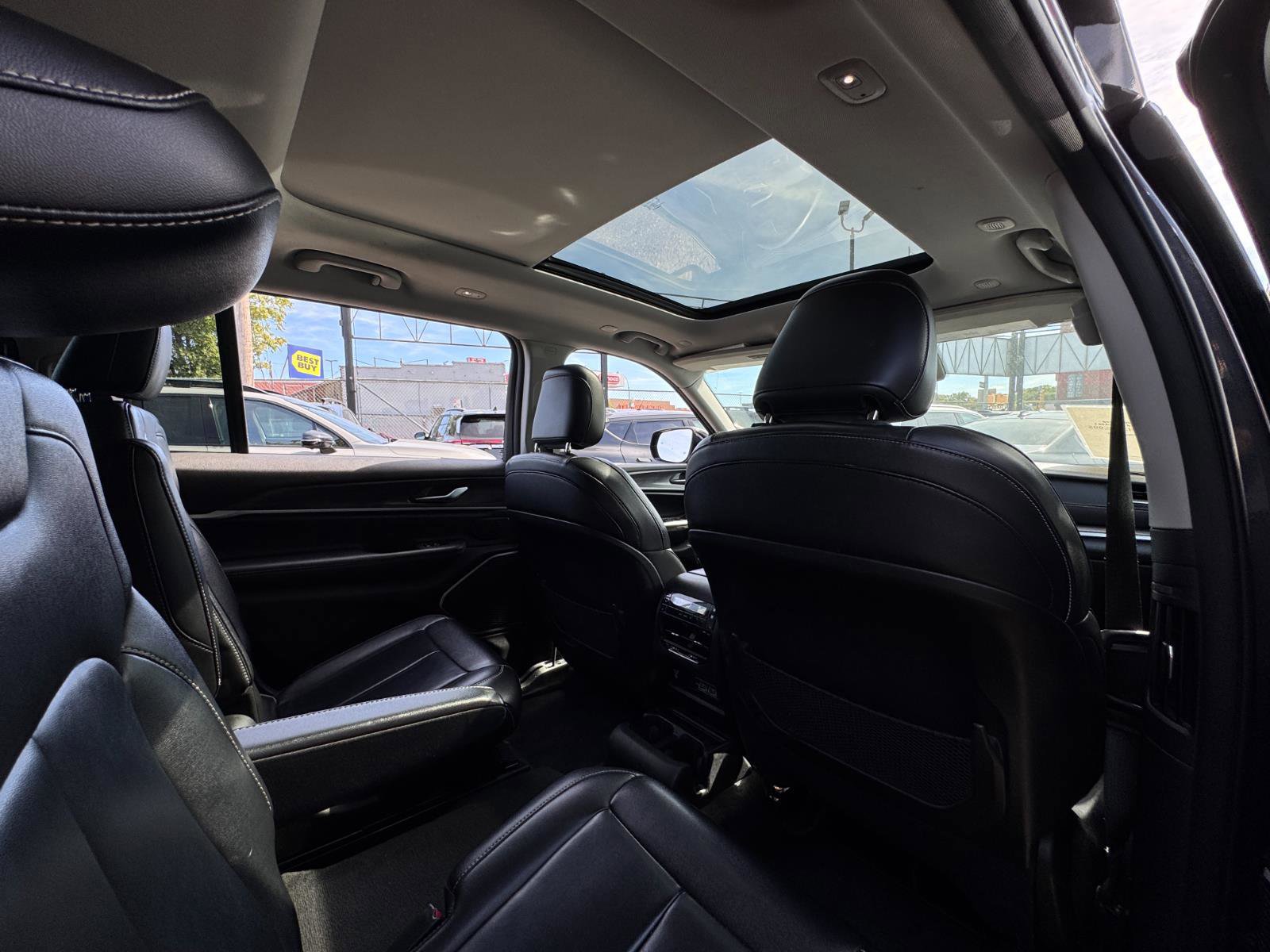 Used 2022 Jeep Grand Cherokee L Limited image 28