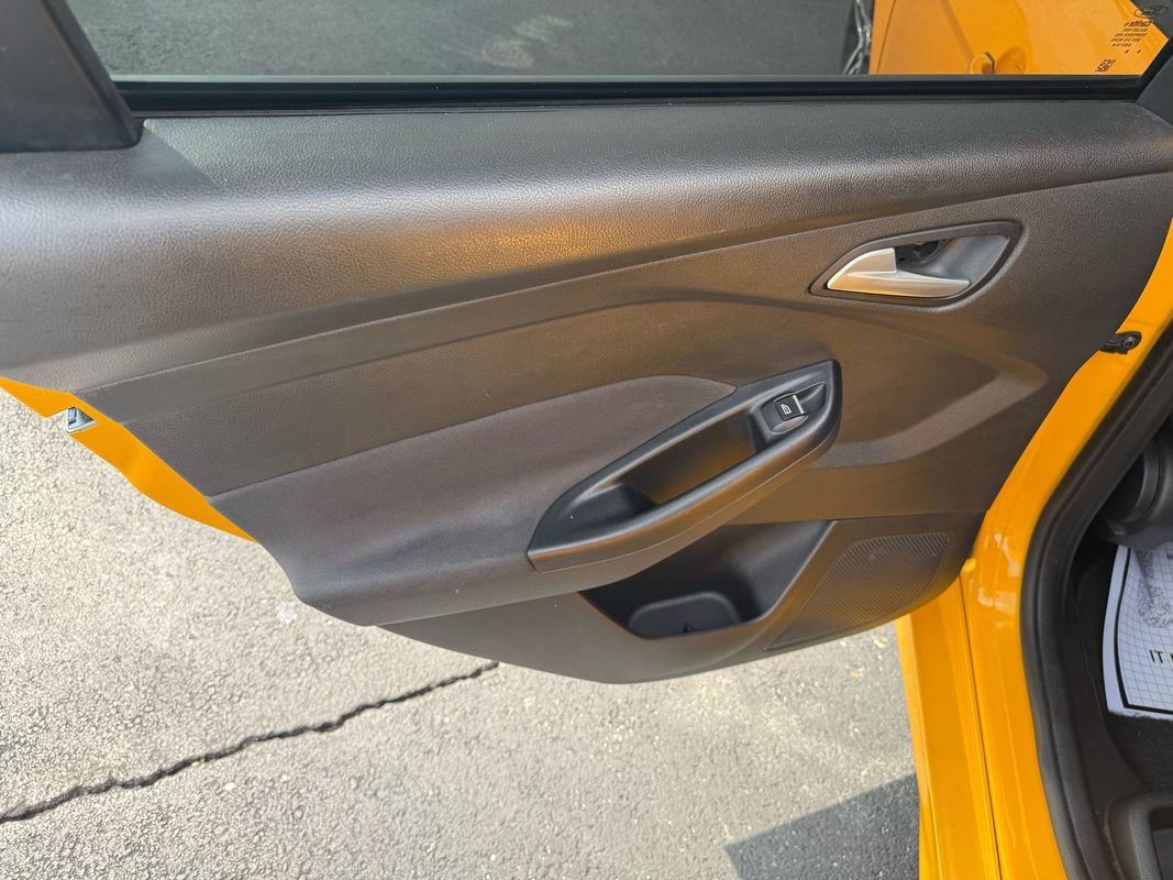 Used 2016 Ford Focus ST image 17