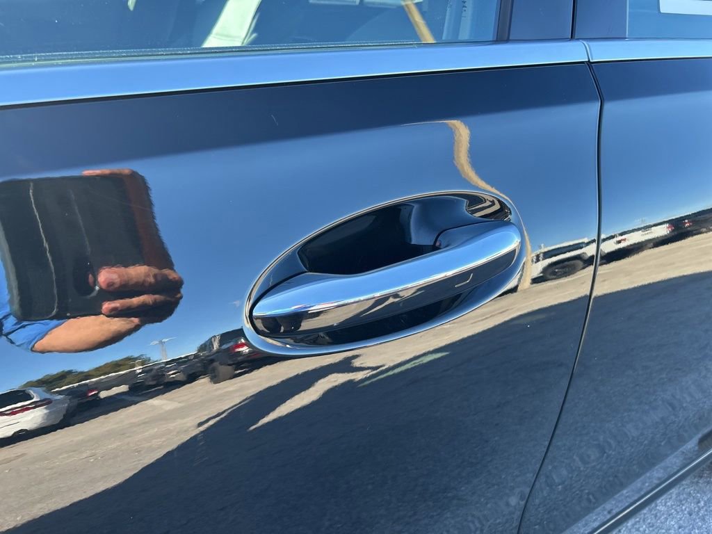 Used 2025 Mercedes-Benz C 300 Sedan image 20