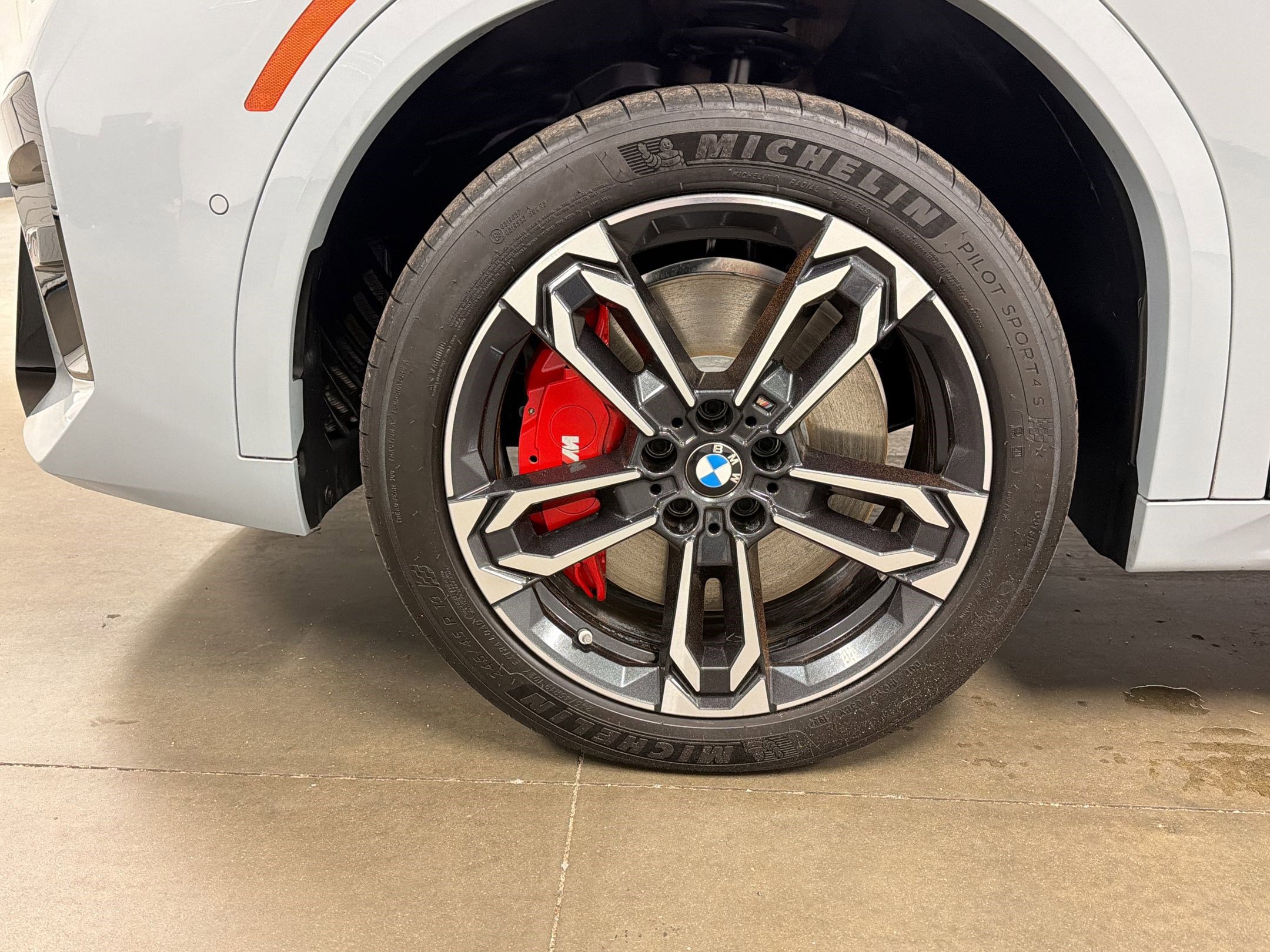 Certified 2025 BMW X2 xDrive28i w/ Technology Package image 11