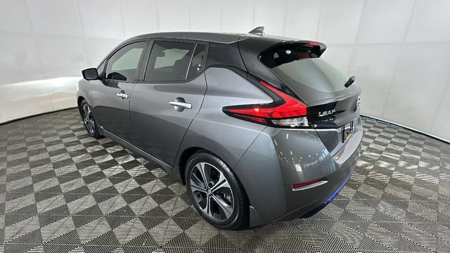 Used 2022 Nissan Leaf SV w/ SV Technology Package FWD image 4